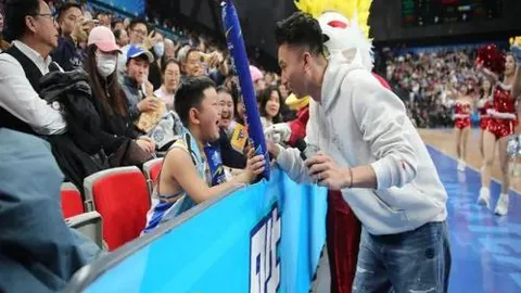 “里昂斥资5000万欧誓夺保级胜利！”