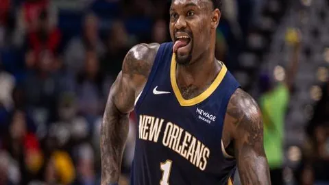 “复旦男排高水平组总决赛力克中山，首战主场旗开得胜！”